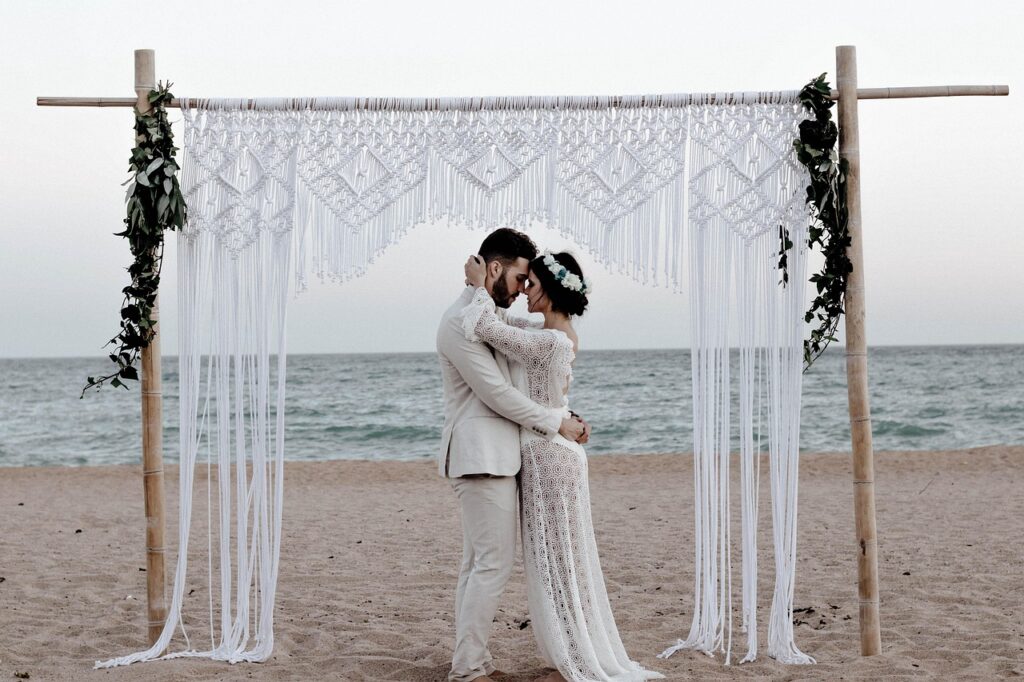 家族だけで楽しむ結婚式のガーデン会場の魅力は？