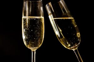 再婚の結婚式をお祝いする際の断り方は？